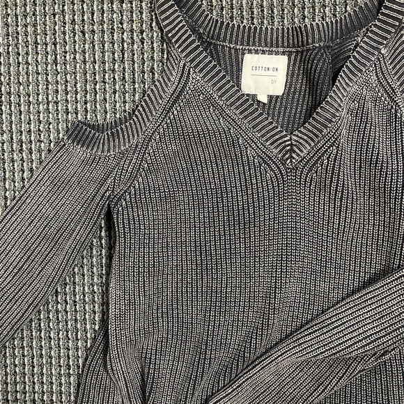Gray Shoulder CutOut Sweater - Picture 6 of 7